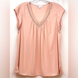 DR2 Daniel Rainn Short Sleeve Scallop Lace Trim V-Neck Sheer Peach Blouse Size M